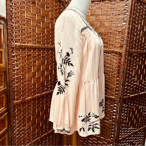 Pale pink Venus Tunic Small. Flattering! V-neck. Smocked. Long sleeve - Picture 7 of 14